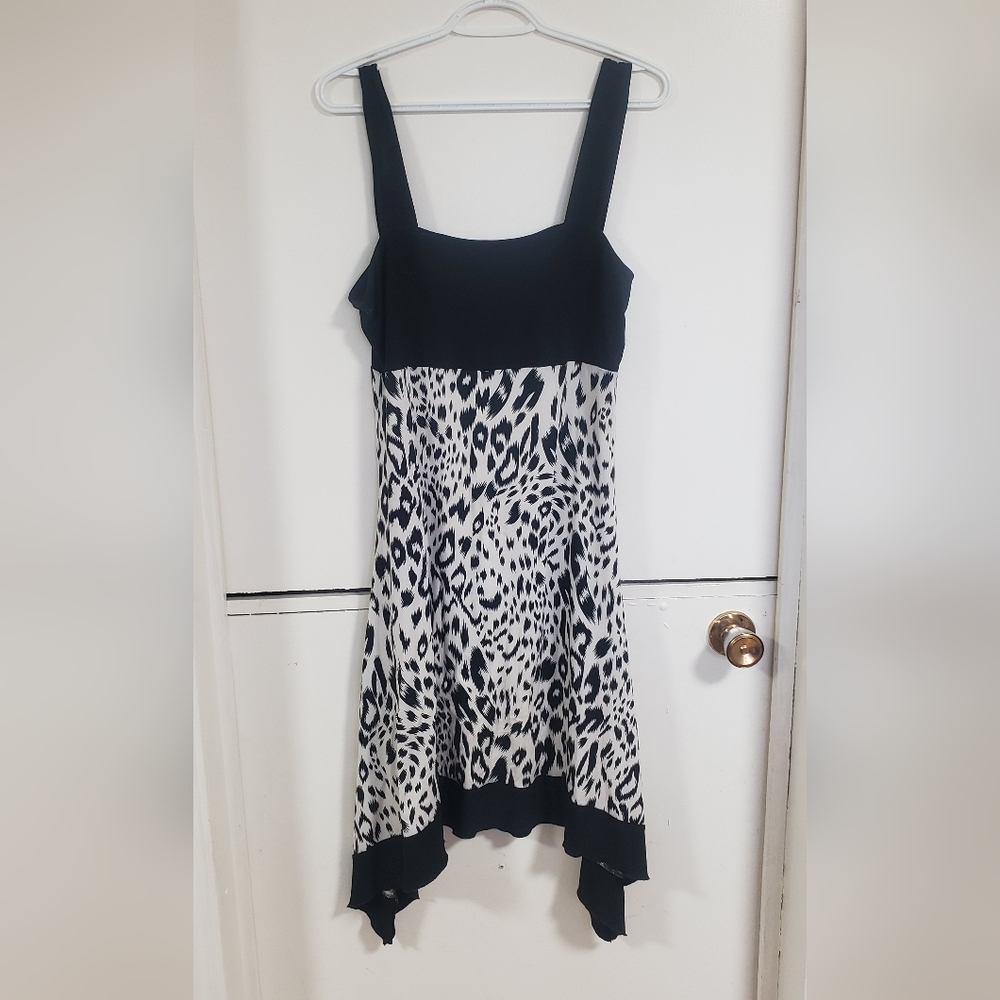 sleeveless dress